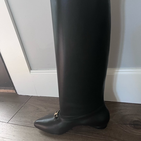 Gorgeous, brand new GIFTABLE boots, size 5.5 - Picture 3 of 6